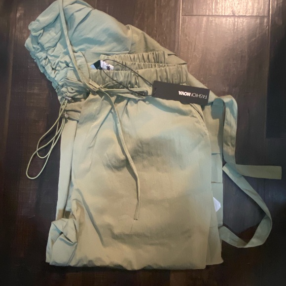 Fashion Nova Cargo Jogger Pant 32” Inseam - Sage - Picture 5 of 6